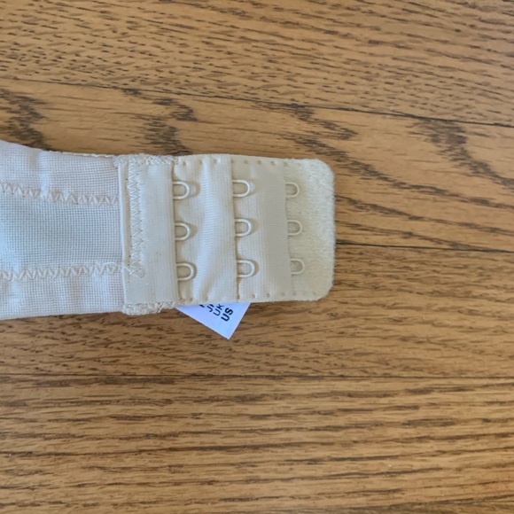 Convertible Strapless Bra 32D - Picture 3 of 5